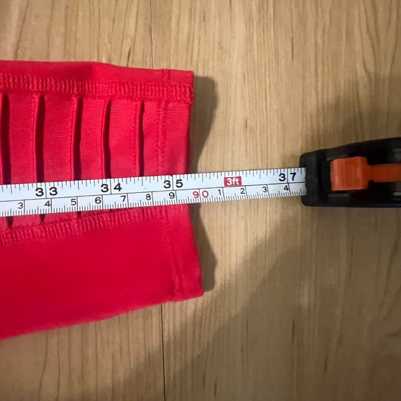 ALO Yoga Red Leggings with Sleek Fit and Stretch Fabric - Picture 5 of 7